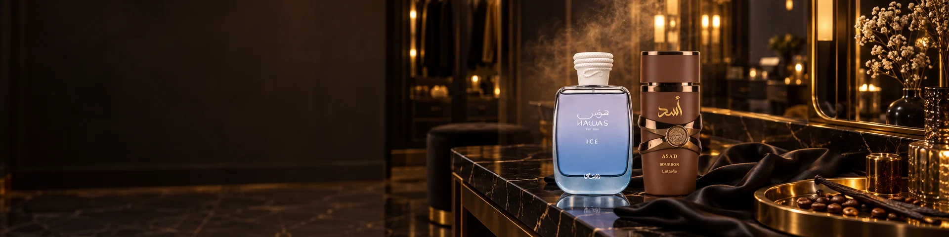 Dois perfumes árabes sobre uma penteadeira de mármore preto, com névoa dourada